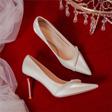 法式高級珍珠婚鞋女2026年新款秀禾新娘鞋不累腳主婚紗細跟高跟鞋