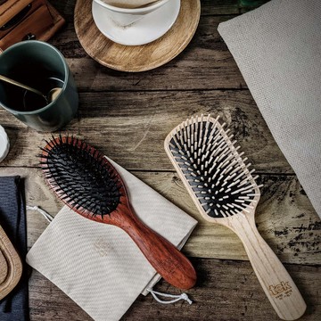 tek 古典花梨木紋梳 柔馭梳