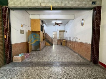 【前後臨路】金獅湖大透天！一樓可改車庫，格局方正｜高雄市三民區鼎金中街