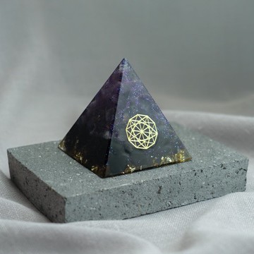 【紫晶、金曜石】奧根水晶能量金字塔Orgonite 6x6cm