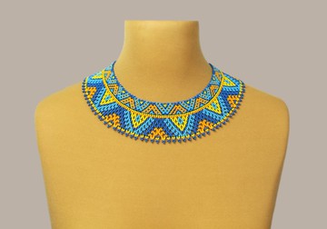 女士藍色和黃色串珠項鍊