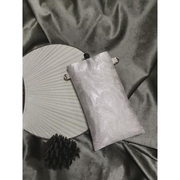 真絲緞夏日輕便高級感復古手機包