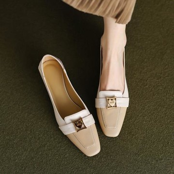 軟面百搭舒適踩跟單鞋女小香風溫柔淺色百搭小皮鞋金屬粗跟高跟鞋