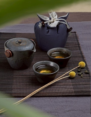 黑鐵釉3件旅行組(壺+2杯)