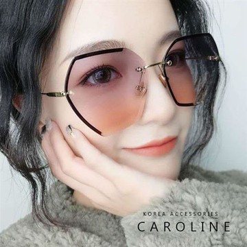 《Caroline》年度最新網紅款潮流行百搭抗UV時尚太陽眼鏡 72510
