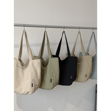 🔥優選好物🔥日係新款防水尼龍休閒春夏單肩布包女設計感大容量通懃託特包 尼龍帆布包女 上課休閒託特包 輕便單肩包斜挎包