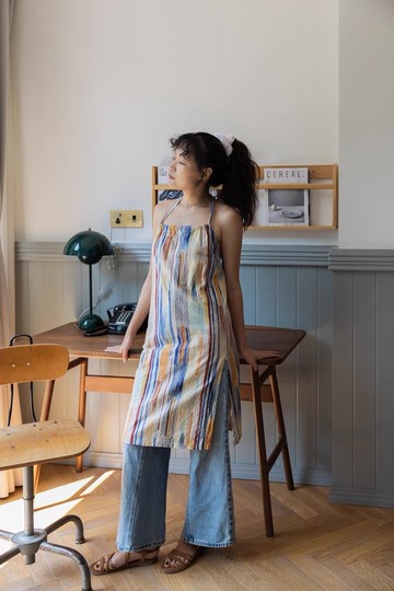 Local gal 日本進口面料棉麻手繪彩色條紋印花露背繫帶吊帶連身裙