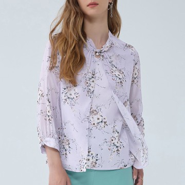 ILEY伊蕾 紫花物語珍珠活片雪紡上衣(淺紫色；M-XL)1233071424