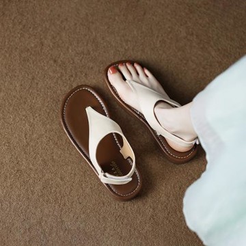 真皮女士涼鞋女夏外穿夾趾平底羅馬鞋夏天配裙子時裝鞋百搭不累腳