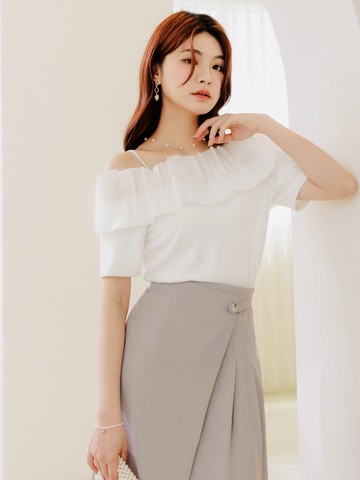 褶皺一字領可調式細肩帶露肩短版上衣