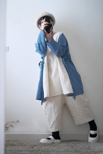 超寬版拼接假兩件式傘狀短版洋裝/藍白款