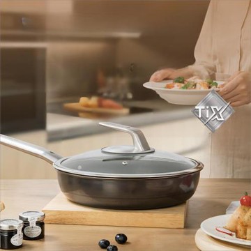 德國三頭鷹無涂層純鈦平底煎鍋家用多功能不粘鍋煎蛋煎牛排家用