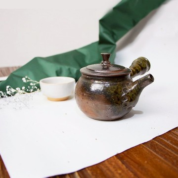 胡麻陶側把壺 新彩燒 柴燒陶藝 手作作品 | 禮物 收藏 陳威恩作