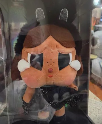 POPMART 泡泡瑪特 Crybaby SHINY  毛絨公仔 哭娃 毛絨掛件吊卡-黑色哭娃