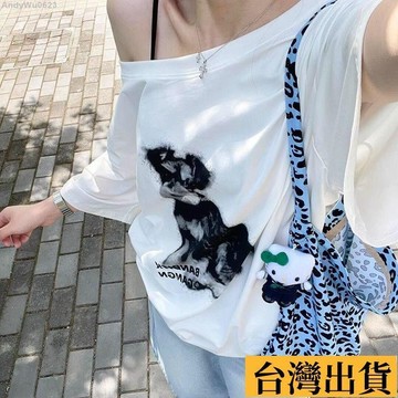 🌈台倉出庫🌈 短袖T寬鬆上衣短袖上衣女生T恤寬短t新款小狗印花白色斜肩短袖T恤女夏季鬆弛感慵懶百搭複古上衣