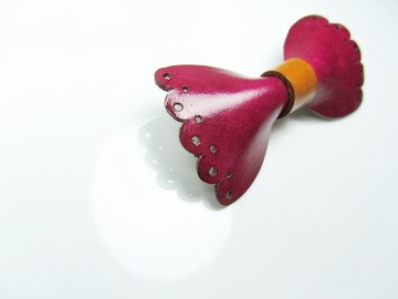 手工造型皮革蕾絲 蝴蝶結 髮夾 瀏海夾 領結 - 桃粉紅色