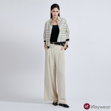 KeyWear奇威名品    俐落打褶垂墜寬褲(共2色)-淺米色