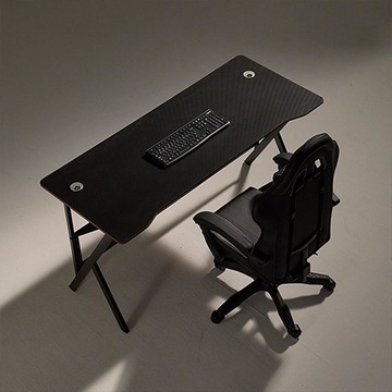 16 piece 電競電腦桌  800mm 寬 x 600mm 深 x 740mm 高  黑色