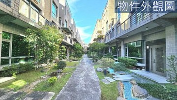 宜蘭市新月帝堡雙車位人車分道別墅❤️買房找小楓｜宜蘭縣宜蘭市三清路