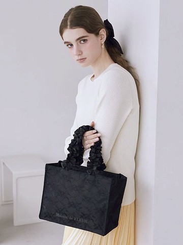 精緻蕾絲立方型荷葉摺邊手提袋【S】(08001356000) - Maison de FLEUR