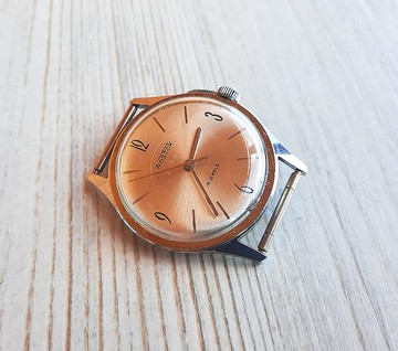 蘇聯復古男錶 Vostok 18 顆寶石 - Vostok 手上鍊機械錶 USSR