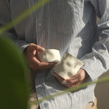 【Aepia】03.你常穿的那件白襯衫 / 茉莉Ｘ棉花Ｘ麝香｜沐浴皂香｜襯衫白｜手工水泥杯香氛蠟燭
