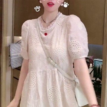 2022夏季法式大碼女裝氣質高級設計感顯瘦泡泡袖別致小眾連衣裙子