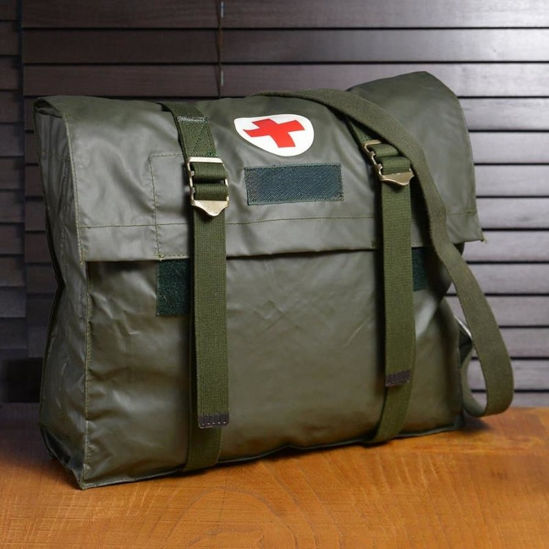 新品】 スウェーデン軍放出品 ディスカウント メディックバックパック15-25L