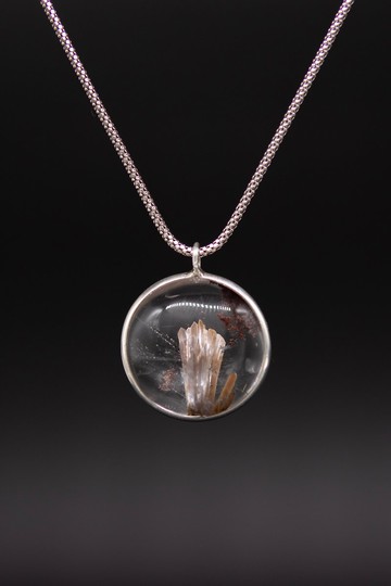 超稀有 銀鈦母礦+銀鈦+紅幽靈 共生白水晶 手工銀包邊 銀項鏈