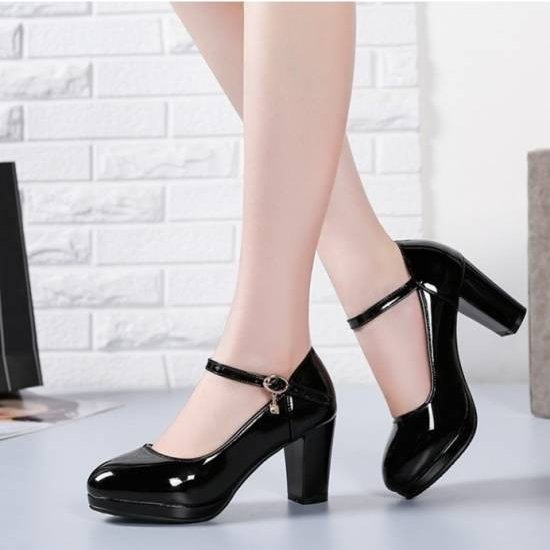 パンプス 痛くない 歩きやすい 大きいサイズ 結婚式 ストラップ 黒 春 夏 パーティーパンプス ヒールパンプス 太ヒール 美脚 脱げない 安い 疲れない エナメル 通販 Lineポイント最大0 5 Get Lineショッピング