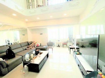 五甲商圈~歐式溫馨~景觀樓中樓五房大平車｜高雄市鳳山區五甲二路