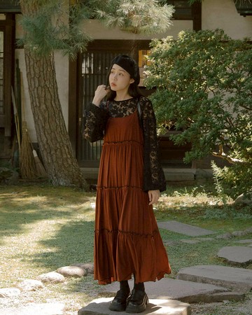 配色木耳邊細褶造型長洋裝 三色售