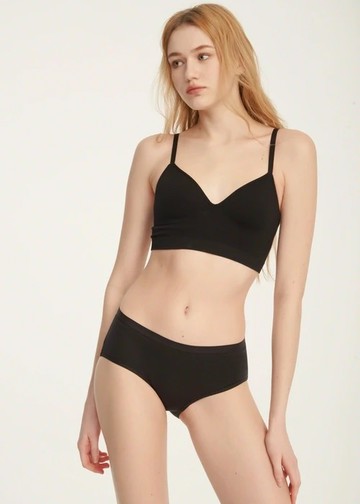 XXL 經典純色．緊帶高腰三角內褲(黑色)