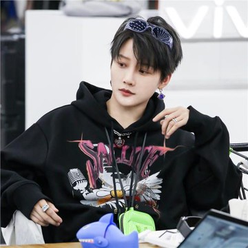 SALUTE ACADEMY 雛菊笑臉太陽花油畫連帽衛衣 劉雨昕同款花卉寬松