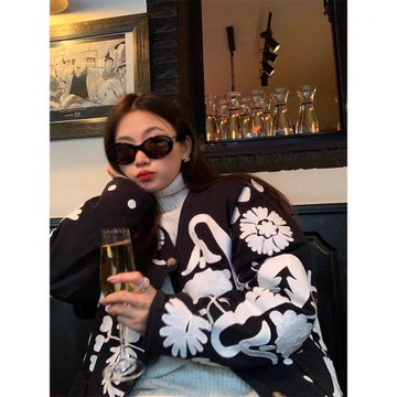 落落狷介 夾棉短外套女2024新款爆款秋冬小個子寬松刺繡棉衣黑色