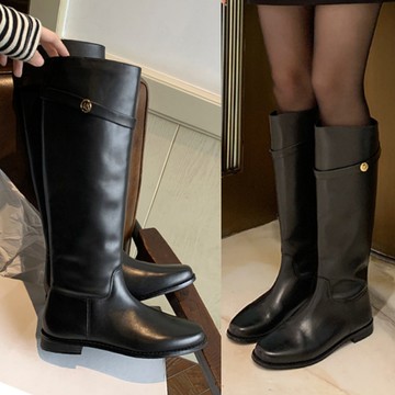 馬靴．百搭經典一字金屬釦皮革膝下圓頭低跟長靴．白鳥麗子