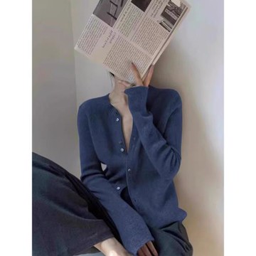 美拉藍穿搭寬松針織開衫女秋季毛衣外套高級法式復古內搭打底上衣