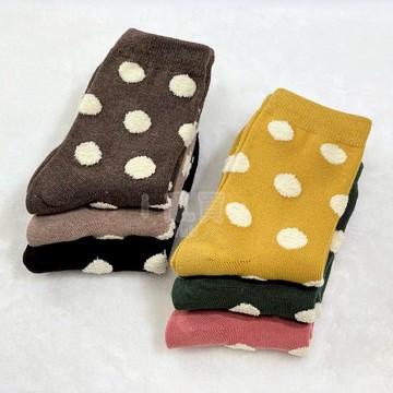 韓國襪子 中筒襪 毛茸茸圓點 台灣現貨 || 立體毛毛點點微厚款正韓中長襪 秋冬基本款素底百搭長棉襪 || 愛亂買