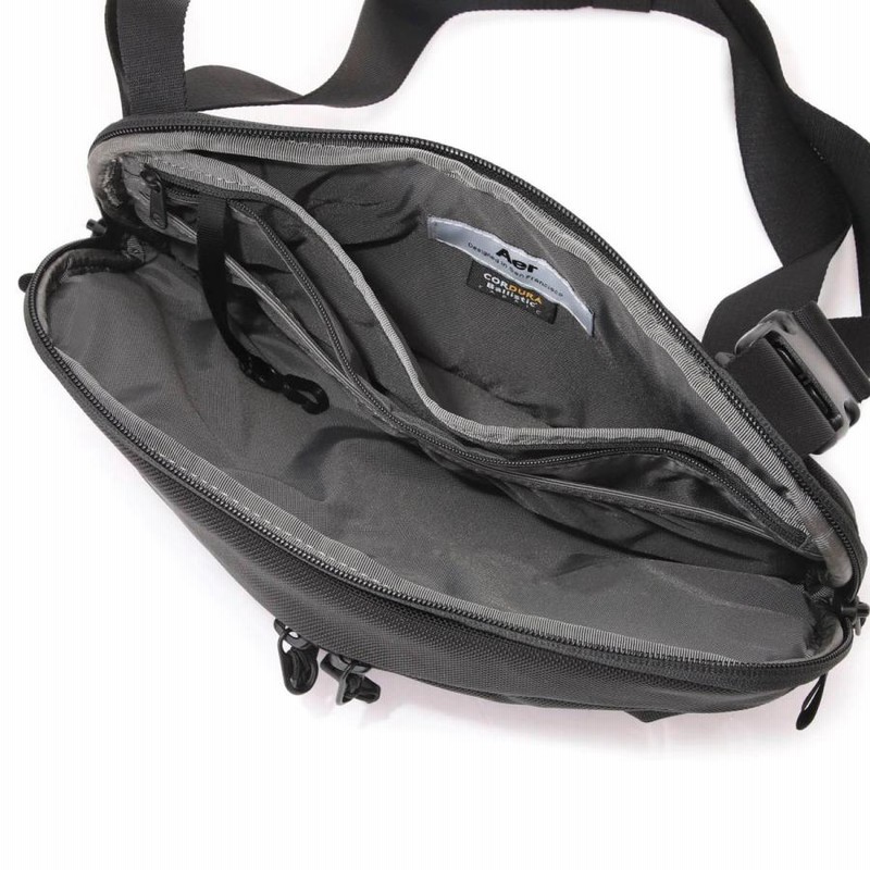 エアー Aer クロスボディバッグ DAY SLING 2 ブラック メンズ