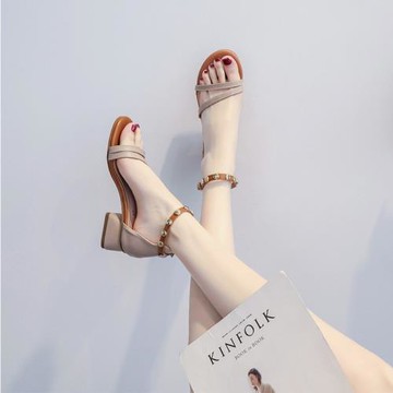 包跟涼鞋女2025新款夏季中跟粗跟百搭仙女風配裙一字帶時裝高跟鞋