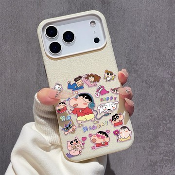 聽音樂小新 適用蘋果17軟殼 iPhone16promax手機殼15plus大孔鏤空14親膚13防摔12皮紋11保護殼