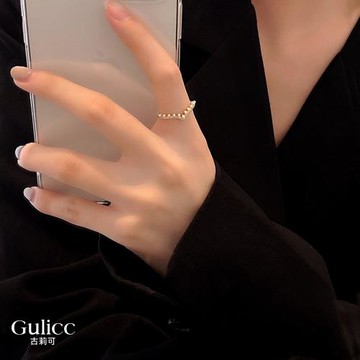 【Gulicc】古莉可 日韓 V型 珍珠 鋯石 指環(飾品 首飾 指環 女戒 開口戒 食指戒 情人節 母親節 七夕 生日禮物)