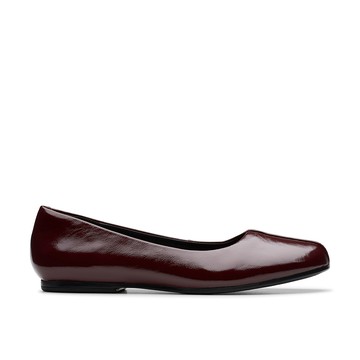 Clarks 愛浪漫系列- Livia Lily女款斜圓頭設計娃娃鞋(酒紅色) CLF84787C