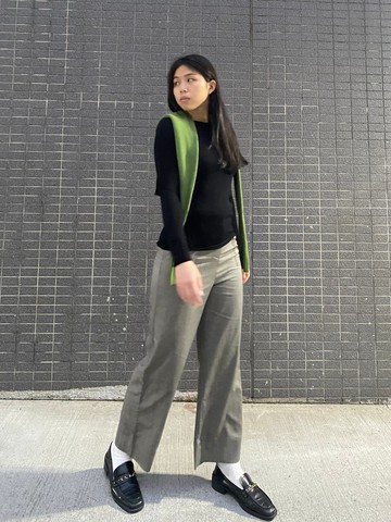 圓領捲邊針織衫-微瑕