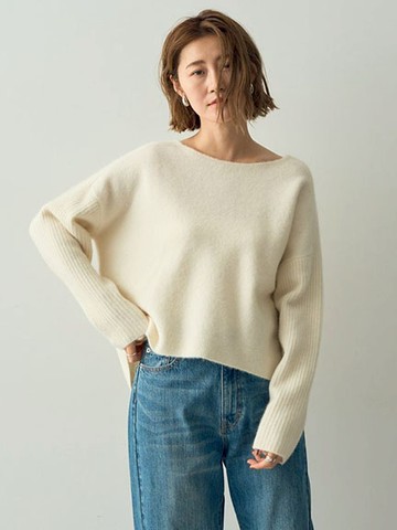 柔軟針織休閒感圓領上衣(07000013000) - YECCA VECCA