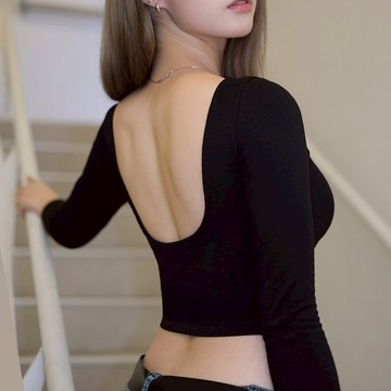 【EASY SHOP】Banana Pie-刷毛挖背長袖BRA TOP-墨黑