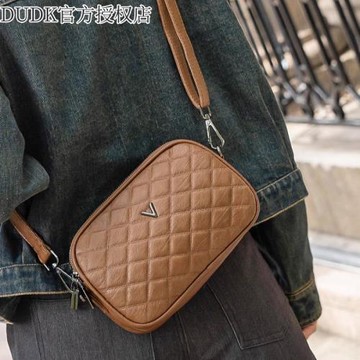 法國DUDK軟皮時尚小方包2026新款復古寬肩帶單肩包高級感斜挎小包