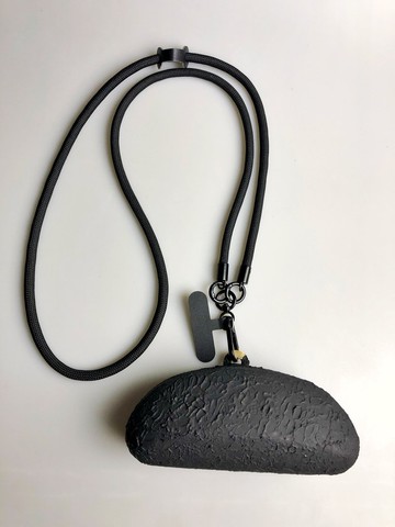 單背式肌理眼鏡包