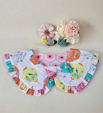 。月見燈海。手作英式裝飾領圍兜 荷葉領圍兜 寶寶彌月 週歲禮物