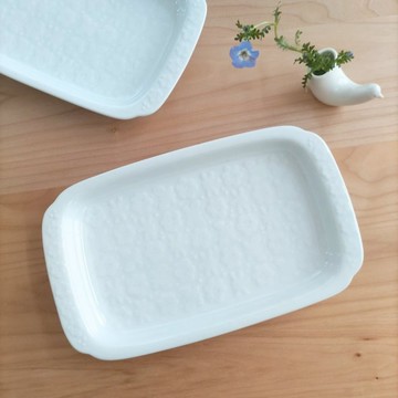 白山陶器|HAKUSAN|點心盤 | 盤子 | 花與蝴蝶 | 花蝶雕刻 | 日本
